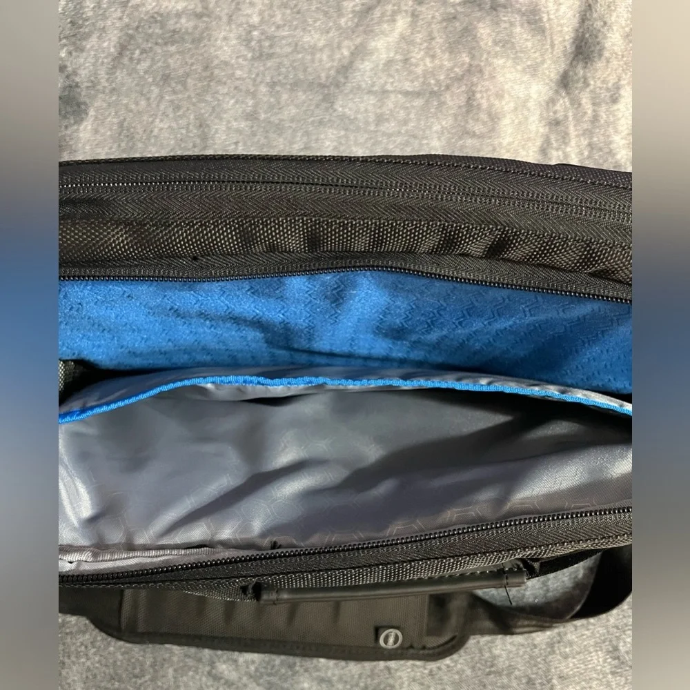 Dell 14” Laptop Carry Bag w/Keyed Laptop Lock - Black